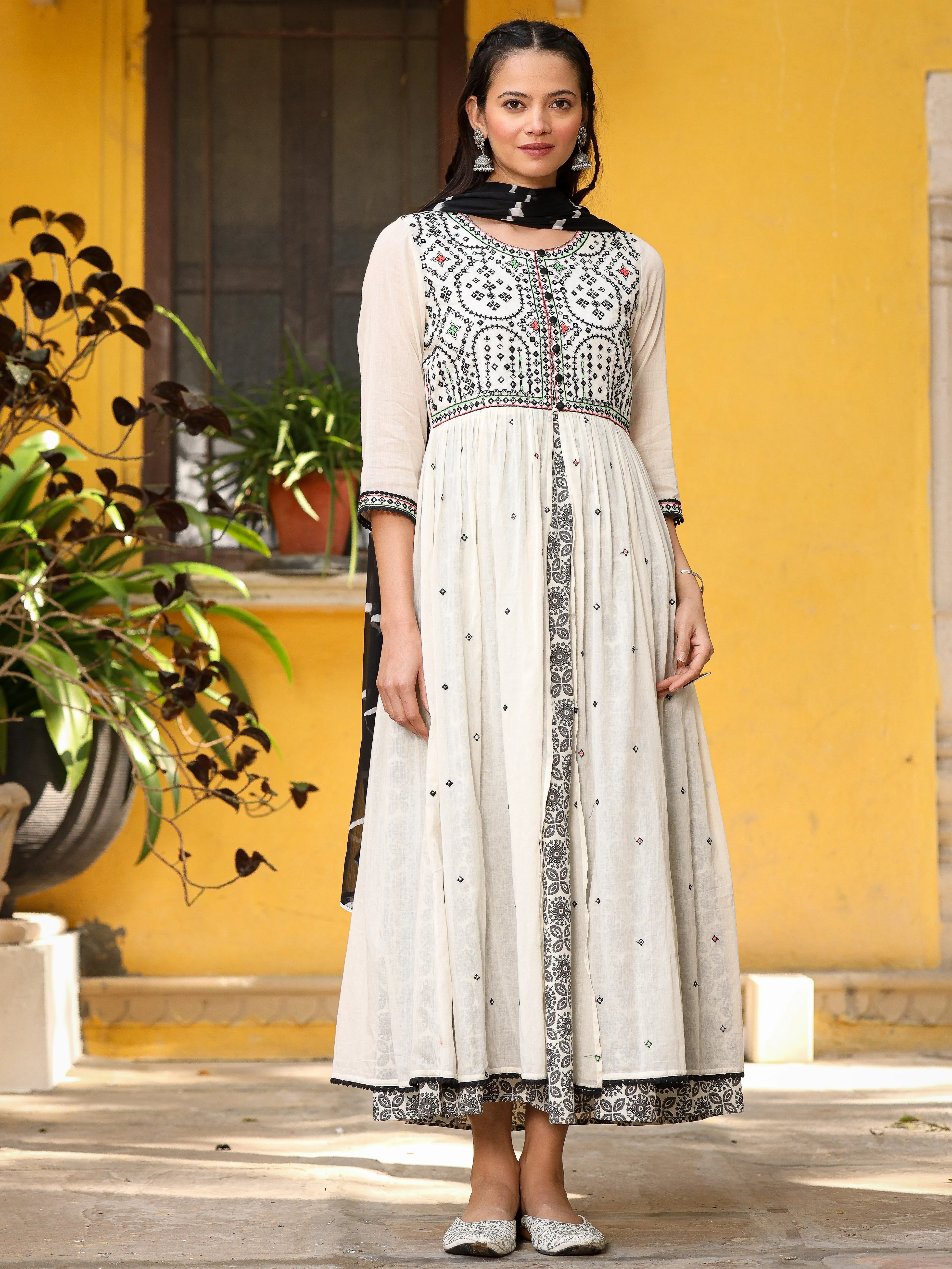 Jashvi Off-White & Black Cotton  Embroidered Anarkali Dress With Jacket & Tie-Dye Dupatta