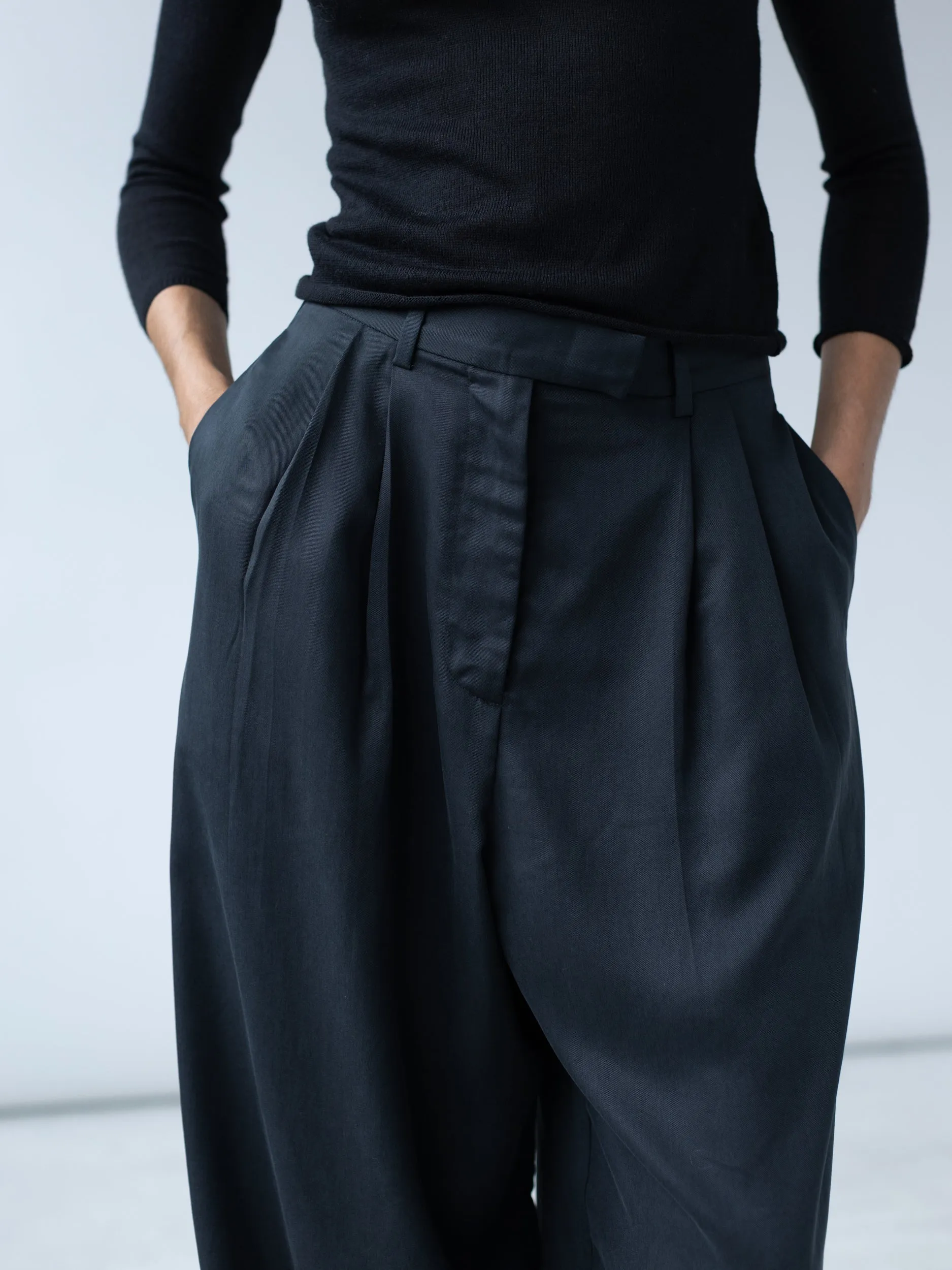 Man Pant in Onyx