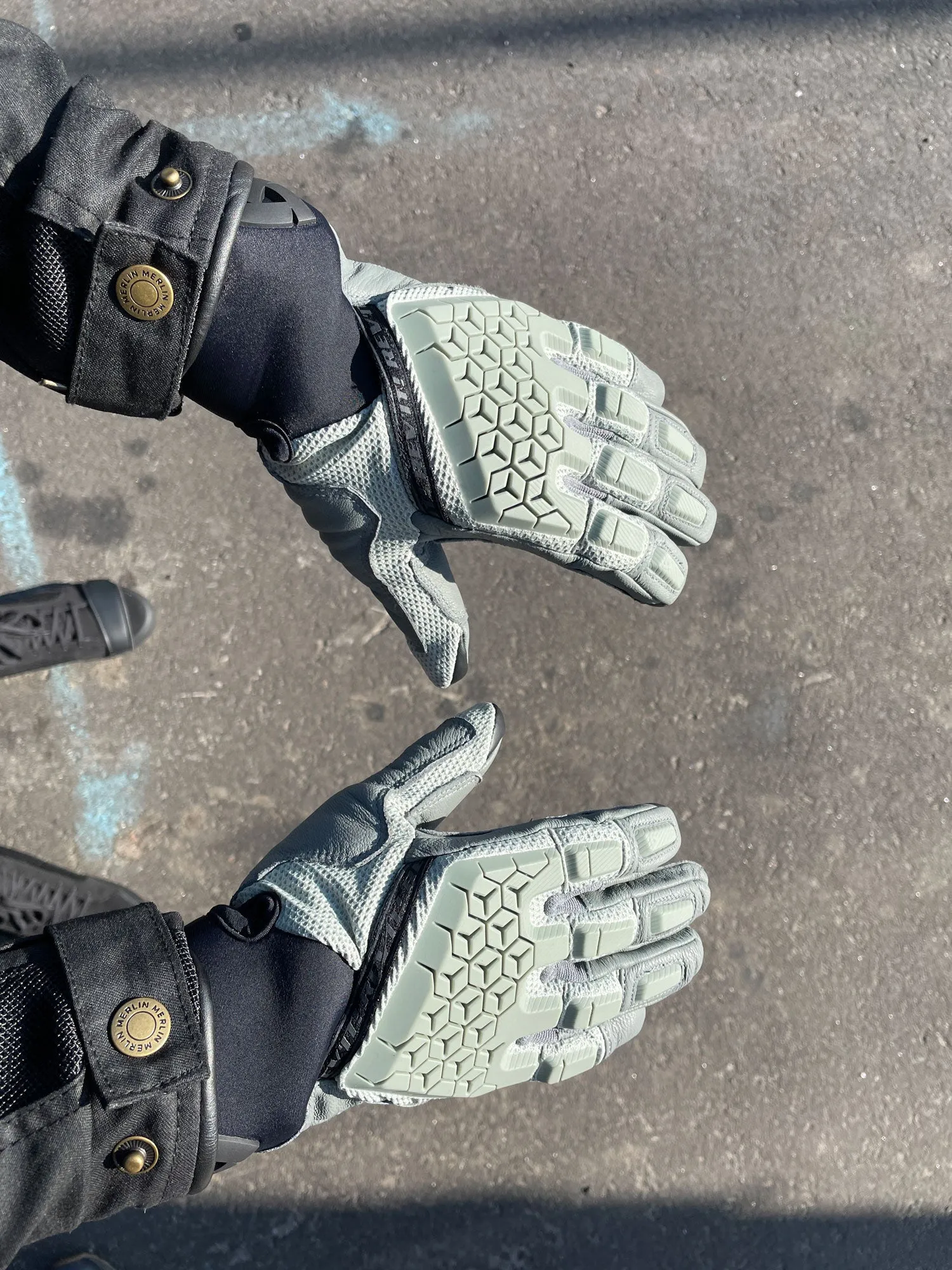 REVIT Caliber Gloves